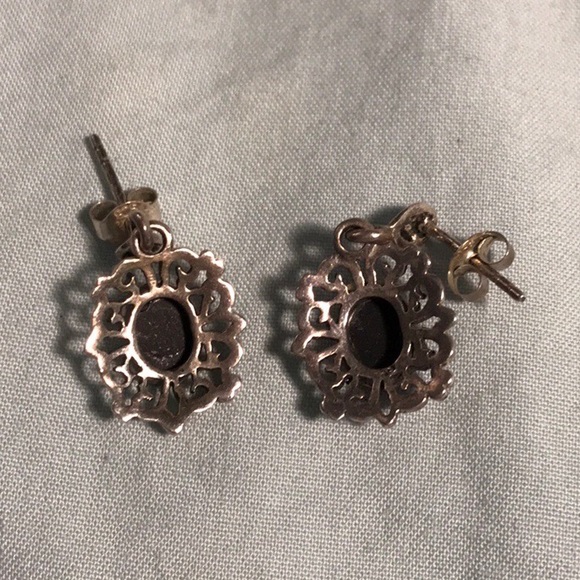 Black and silver earrings - Picture 2 of 2